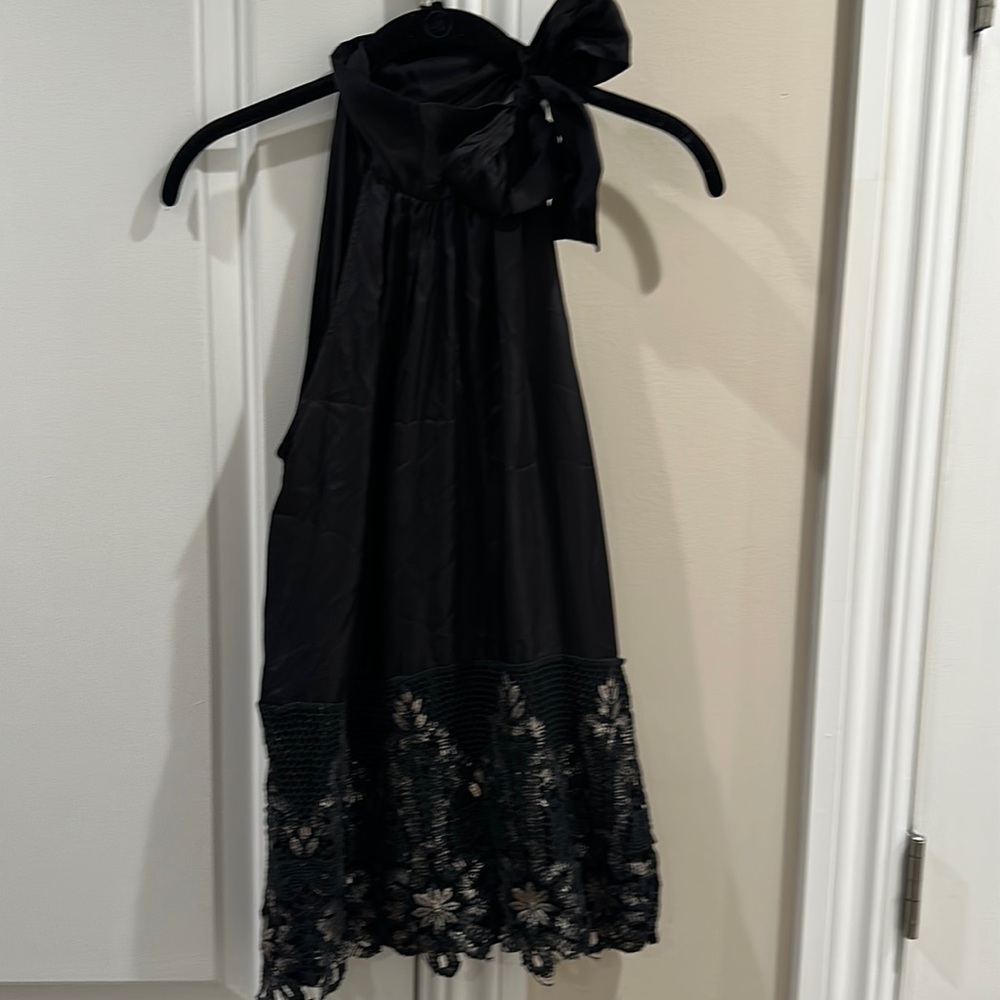 Twelfth Street By Cynthia Vincent black silk and lace tunic top size small